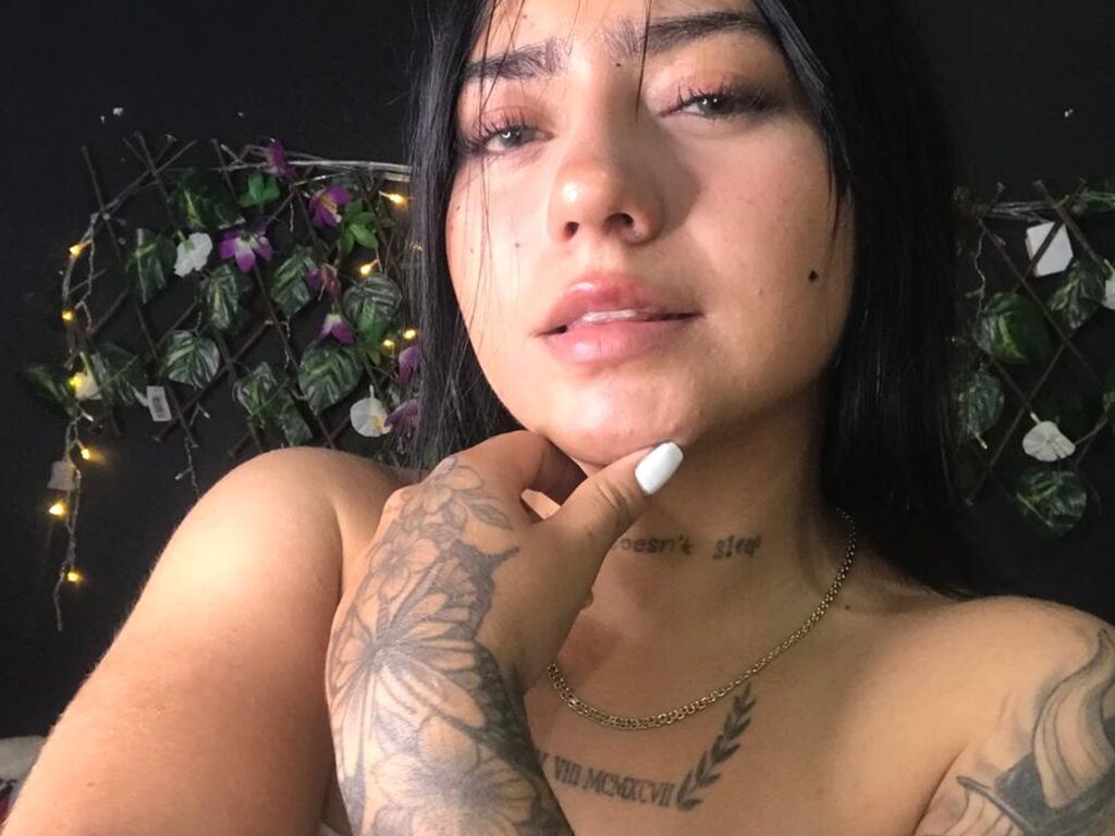 YulianaEscobar></p>

       
    </div>
    </div>
</div>
<div class=